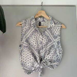 H&M bandana print sleeveless blouse